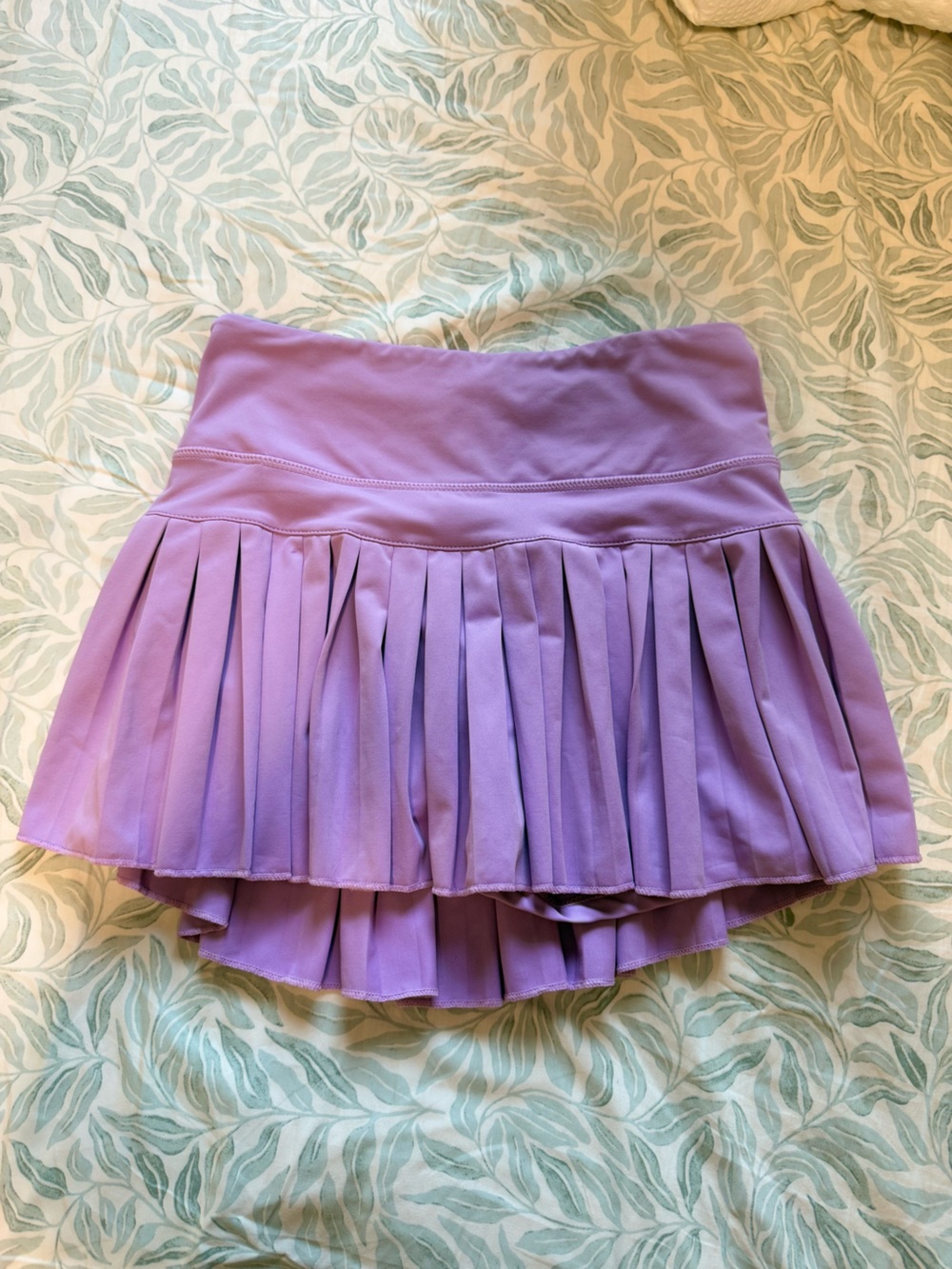 Goldhinge pleated skirt